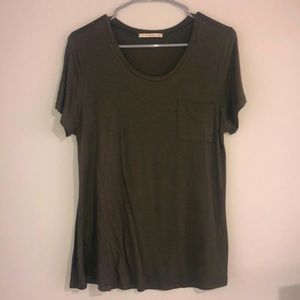 Scoop neck pocket tee!